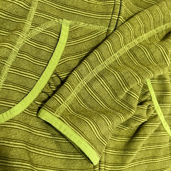 The North Face TKA 100 Fleece Hoodie - Picture 5 of 11